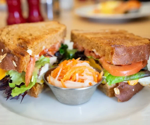 hungry traveller cafe - photos 04