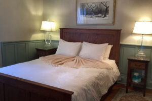 MKI 101 - Queen Bed