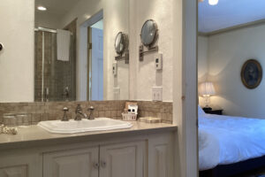 MKI 103 - Bathroom