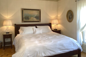MKI 103 - King Bed east window