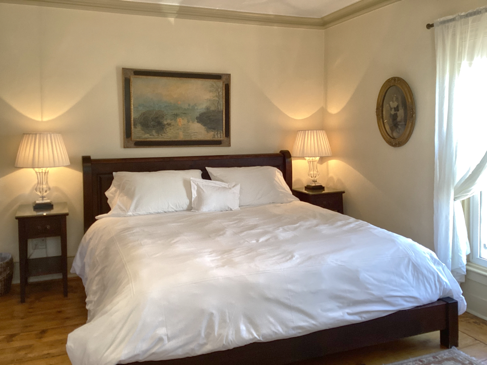 MKI 103 - King Bed east window